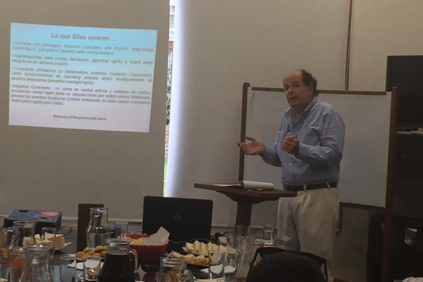 Dr. Alberto Navarro